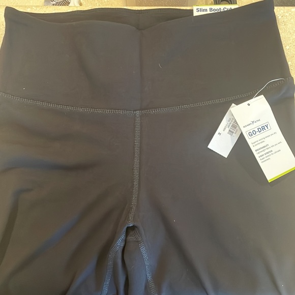 NWT Old Navy Active size M Slim Boot-Cut High Rise joggers - Picture 3 of 5